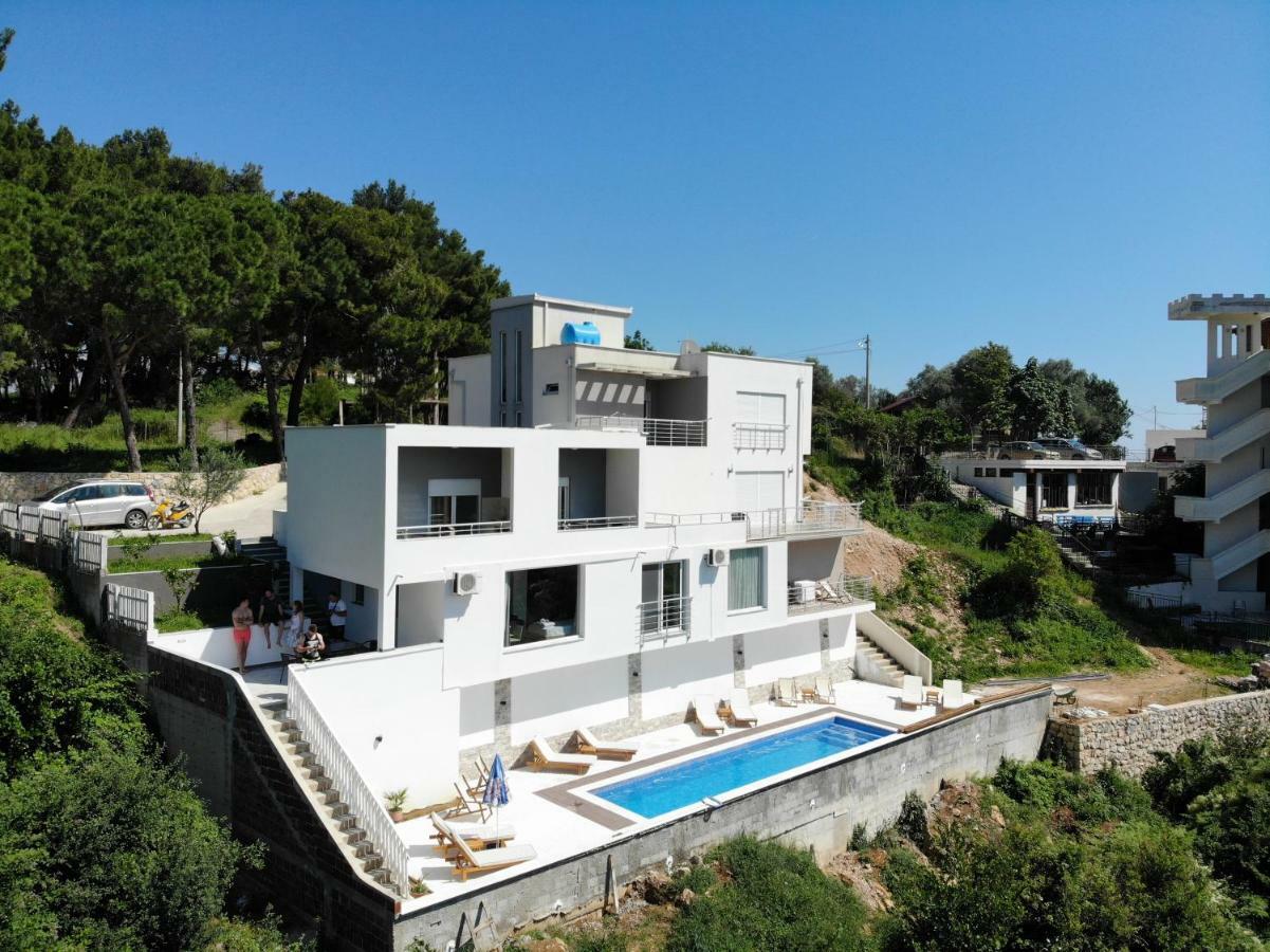 Belvedere *