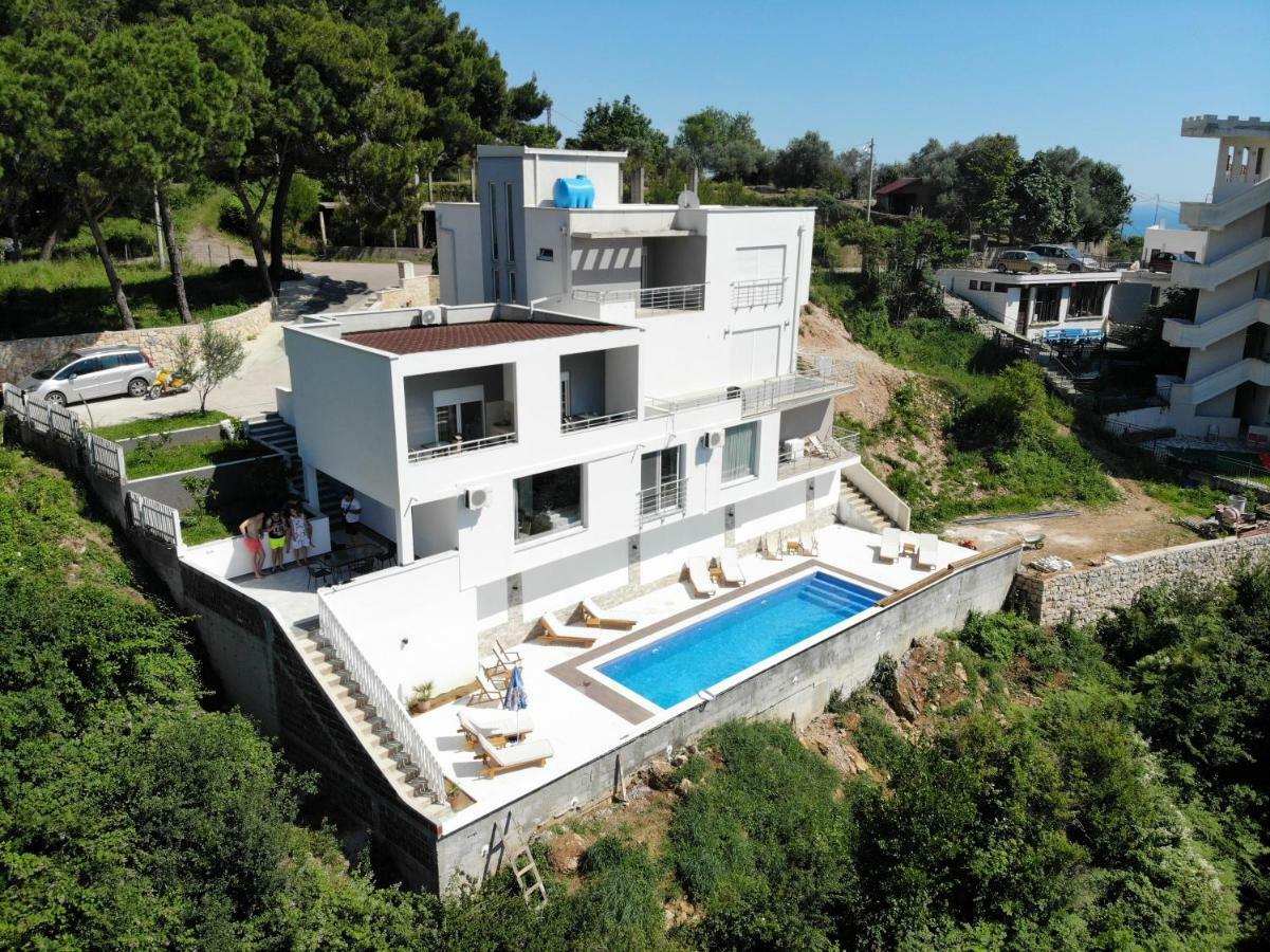 Belvedere *